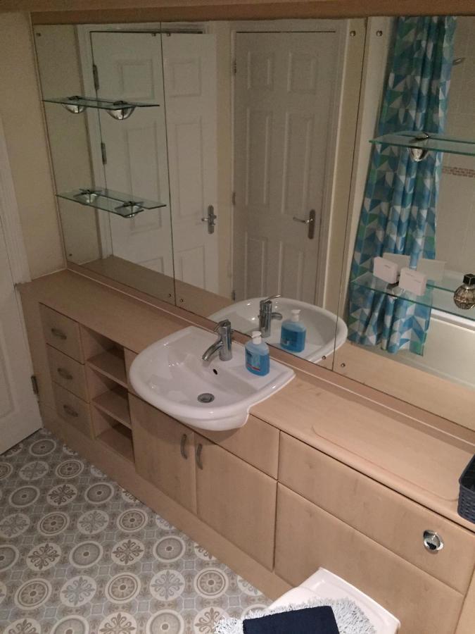 Beach Break Aberavon Holiday Home By The Sea Port Talbot Eksteriør bilde